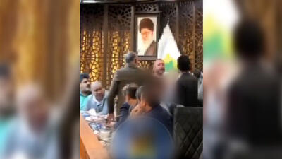فیلم برهنه شدن اعتراضی یک مرد در صحن شورای شهر گرگان / اعتراض به چه بود؟