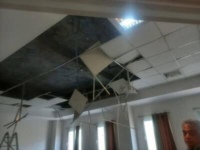 سقف کلاس ریخت ۱۱ دانشجو راهی بیمارستان شدند +عکس