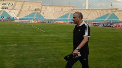 اختصاصی/ حواشی ورود تیم های استقلال خوزستان و نساجی به ورزشگاه و حمایت هواداران نساجی از ساکت الهامی