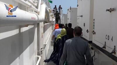 اتفاق جالب هنگام بازدید صلیب سرخ از کشتی اسرائیلی توقیف‌شده توسط یمن | حضور خدمه کشتی اسرائیلی با چفیه فلسطینی! | ویدئو