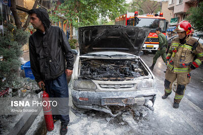 آتش سوزی خودرو در خیابان ابوریحان