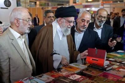 رهبر انقلاب در نمایشگاه کتاب تهران: نباید فضای مجازی جای کتابخوانی را بگیرد