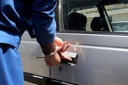 دستگیری سارقان حرفه‌ای محتویات داخل خودرو