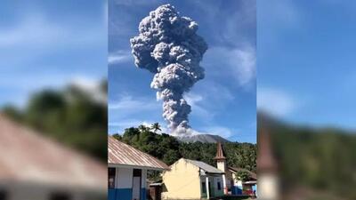 فوران آتشفشان ایبو در اندونزی