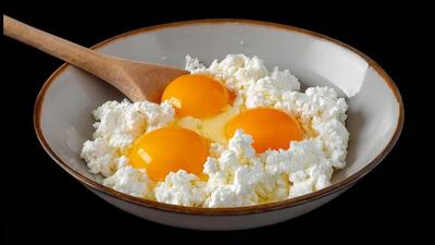 تخم مرغ و پنیر / فقط با 2 ماده غذایی مقوی ترین صبحانه رو درست کن !