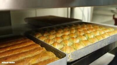 (ویدئو) فرآیند پخت باقلوا در یک قنادی مشهور ترکیه ای در استانبول