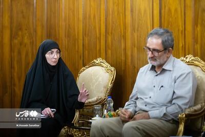 (عکس) دیدار همسر شهروند زندانی ایرانی در عراق با امیرعبداللهیان