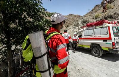 نجات خانواده 15 نفره گرفتار در ارتفاعات / عملیات نجات 9 ساعت طول کشید