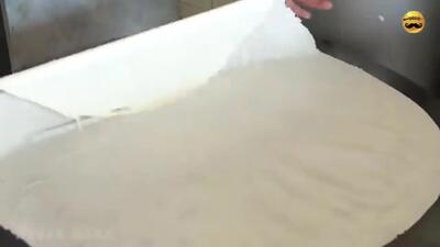 نان یوفکای تُرد و خوشمزه: راز پخت 1000 نان در روز توسط یک استاد ترک! + ویدئو