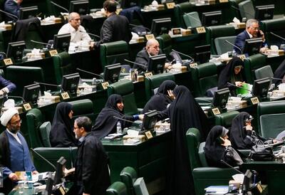 مخالفت مجلس با کاهش ساعت کار زنان به ۲۰ ساعت در هفته