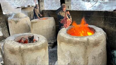 پخت ۸۰ کیلو بره در تنور توسط آشپز‌های مشهور ازبکستانی (فیلم)