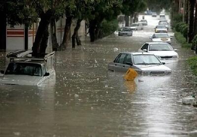 فیلم هولناک غرق شدن خودروها در سیلاب مشهد!