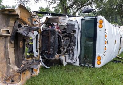 16 کشته و زخمی بر اثر واژگونی اتوبوس در فلوریدا - تسنیم