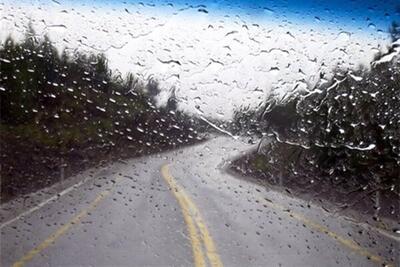 بارش باران و مه‌گرفتگی در جاده چالوس