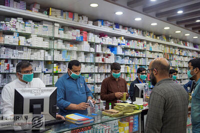 طلب هزار میلیاردی یک داروخانه در تهران/ 15 ماه تاخیر در پرداخت بدهی بیمه‌ها