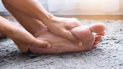 خواب رفتن پاها، نشانه کمبود ویتامین B۱۲ در بدن است | پایگاه خبری تحلیلی انصاف نیوز