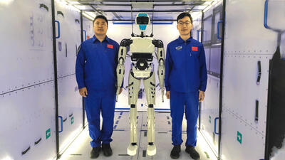 چین اولین ربات فضانورد خود را به ایستگاه فضایی می‌فرستد