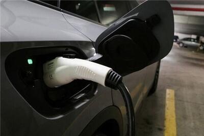 عصر خودرو - ۸ هزار خودروی وارداتی برقی آماده عرضه است