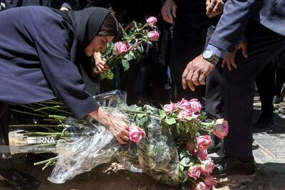 خنده های لیلا حاتمی در مراسم خاکسپاری زری خوشکام حاشیه‌ساز شد | پایگاه خبری تحلیلی انصاف نیوز