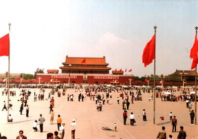 (عکس) فردای سرکوب اعتراضات در میدان تیان‌آن‌من، پکن؛ سال ۱۹۸۹