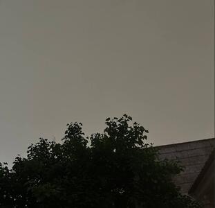 هم‌اکنون؛ تصویری عجیب از آسمان مشهد | عکس