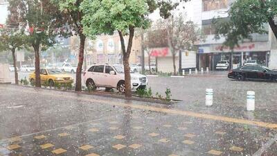 ببینید | وضعیت پیاده‌روهای مشهد پس از سیل امروز