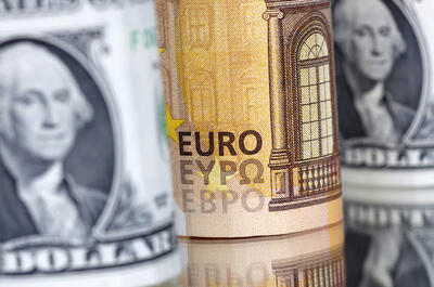 ثبات قیمت دلار و افزایش یورو امروز ۲۹ اردیبهشت در مرکز مبادله