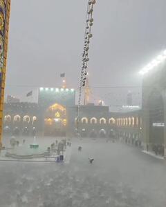 ببینید:دقایقی پیش بارش شدید تگرگ در مشهد و حرم رضوی! | مردم به فکر نجات کبوتران حرم!