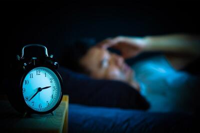 چرا بی‌خواب می‌شویم؟ | بهترین زمان به خواب رفتن | پیامدهای منفی بی‌نظمی در خواب
