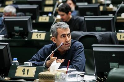 پورابراهیمی: مجلس درباره وضعیت بازار سرمایه جلسه فوق‌العاده برگزار کند
