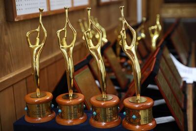 جوایز جشنواره پژواک در دستان مردم