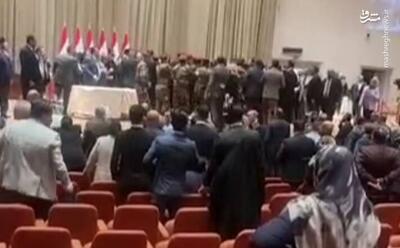 فیلم/ زد وخورد در داخل پارلمان عراق!