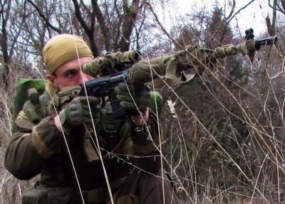 ویدئویی جالب از تلاش یک تک تیرانداز روس برای شکار هگزاکوپتر اوکراینی