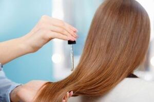 طرز استفاده از روغن کرچک برای تقویت مو