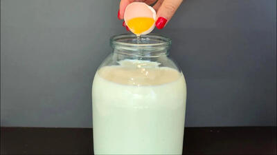(ویدئو) طرز تهیه یک کیلوگرم پنیر با 2 لیتر شیر بدون نیاز سرکه