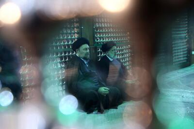 (ویدیو) آخرین حضور سید ابراهیم رئیسی رییس جمهوری در حرم امام خمینی
