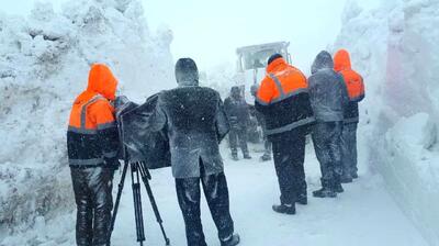 کارشناس هواشناسی از بارش برف در بارش برف در ورزقان خبر داد+فیلم