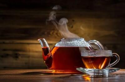 یک عمر چای ایرانی رو اشتباه دم میکردیم | راز مامان ها برای دم کردن چای ایرانی خوش رنگ و شفاف لو رفت