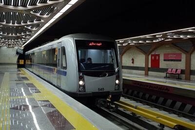 نقص فنی در متروی تهران/ اعزام اتوبوس‌های کمکی برای جابجایی مسافران