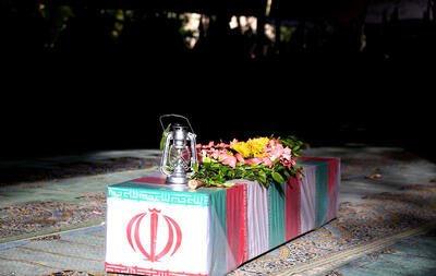 بی‌تابی دختر مامور شهید در حادثه نارمک تهران