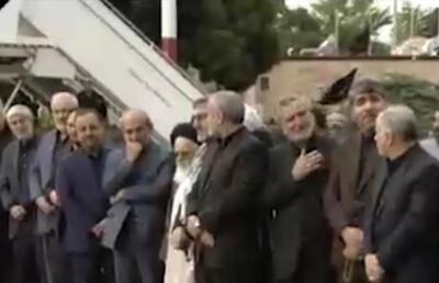 ببینید/  حال و هوای اعضای هیئت دولت در هنگام ورود پیکر رئیس جمهور شهید