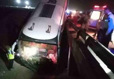 واژگونی اتوبوس تهران- یزد با ۲۴ مصدوم