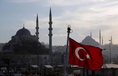 پرچم نیمه افراشته ترکیه به مناسبت شهادت رئیسی