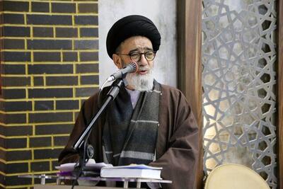 عکس کمتر دیده شده از امام جمعه شهید تبریز در منزل استاد شهریار