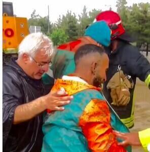 نجات معجزه‌آسای یک کارگر پاکبان از سیلاب مشهد