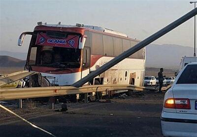 انحراف اتوبوس در محور کاشان ـ نطنز 24 مصدوم داشت - تسنیم