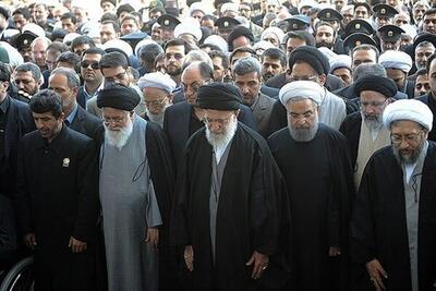 رهبر انقلاب تا ساعاتی دیگر بر پیکر رئیس جمهور و همراهانش نماز اقامه می‌کنند