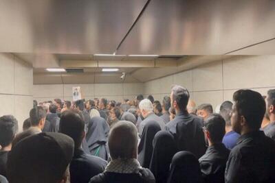 متروی تهران در ایستگاه‌های انقلاب و تأترشهر توقف ندارد