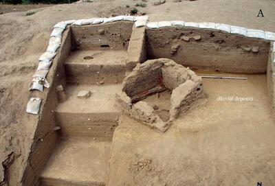 (تصاویر) کشف «گرز و سرنیزه» در دو قبر 4 هزار ساله در ایران