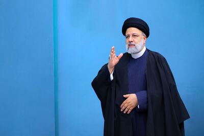 عکس؛ دست‌نوشته شهروند تهرانی در وصف ابراهیم رئیسی در مراسم تشییع